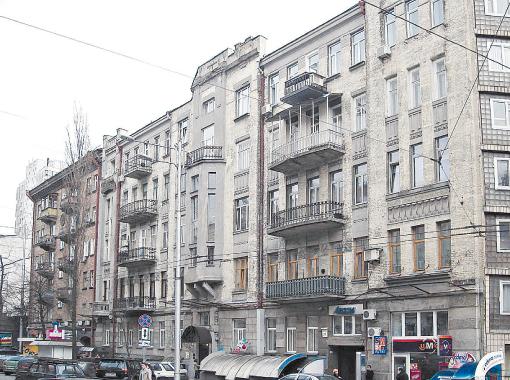 На пятом этаже дома на улице Шота Руставели, 23, жил и творил писатель Леонид Волынский. Фото М.Кальницкого