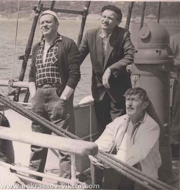 Леонид Волынский, Станислав Славич, Виктор Некрасов. Ялта, середина 1960-х